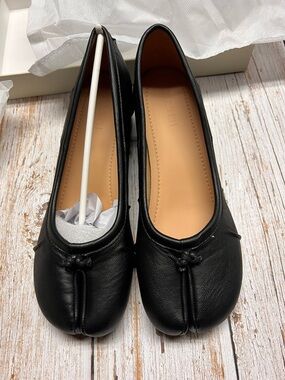 Black Women's Split-Toe Ballet Flats - Unbranded